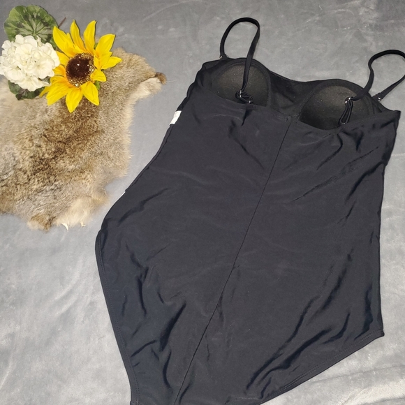 Catalina swimsuit Medium - Picture 3 of 6